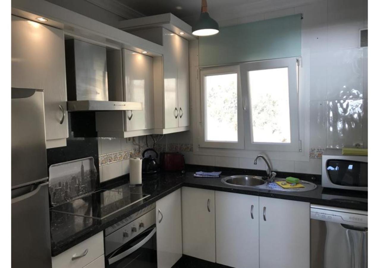 Sunny Apartment On Burriana Beach Nerja Esterno foto