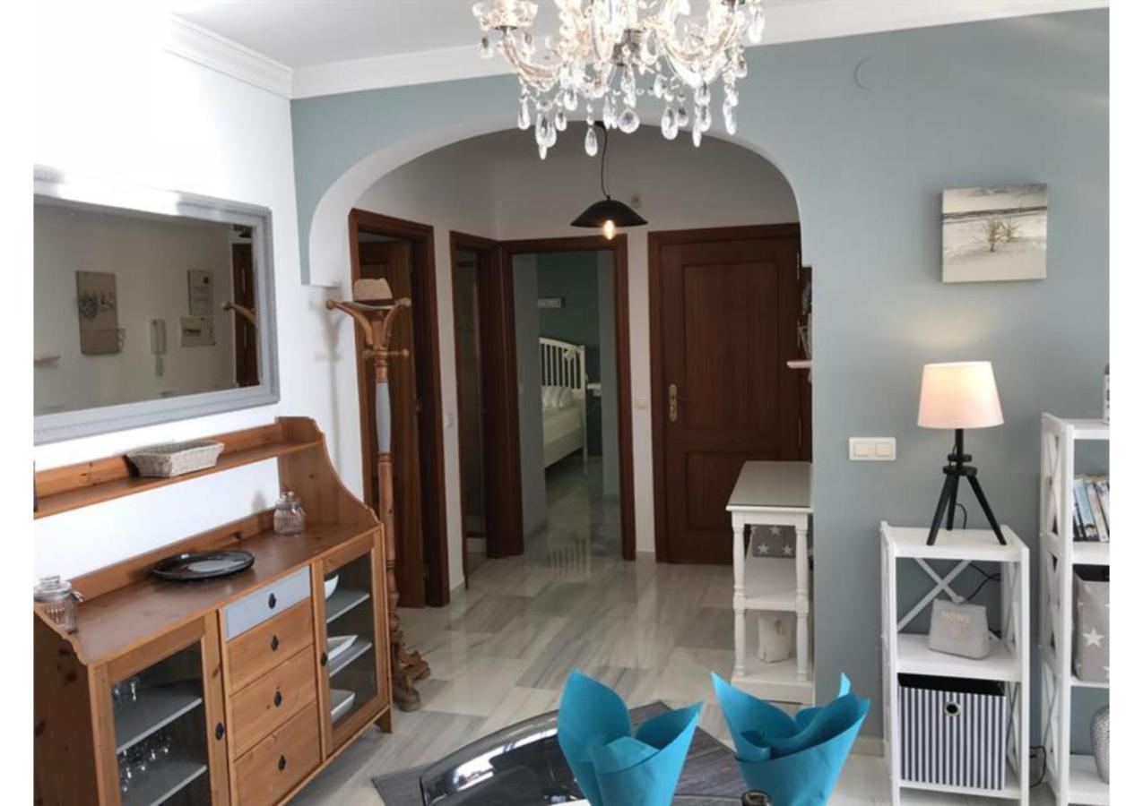 Sunny Apartment On Burriana Beach Nerja Esterno foto