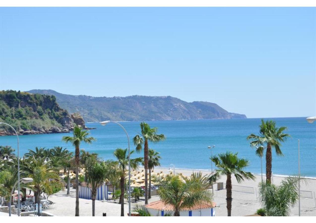 Sunny Apartment On Burriana Beach Nerja Esterno foto