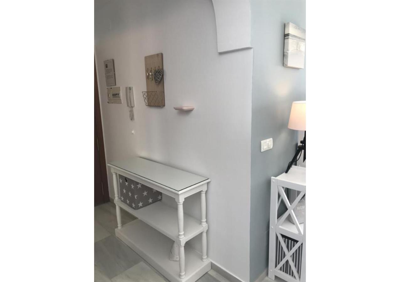 Sunny Apartment On Burriana Beach Nerja Esterno foto