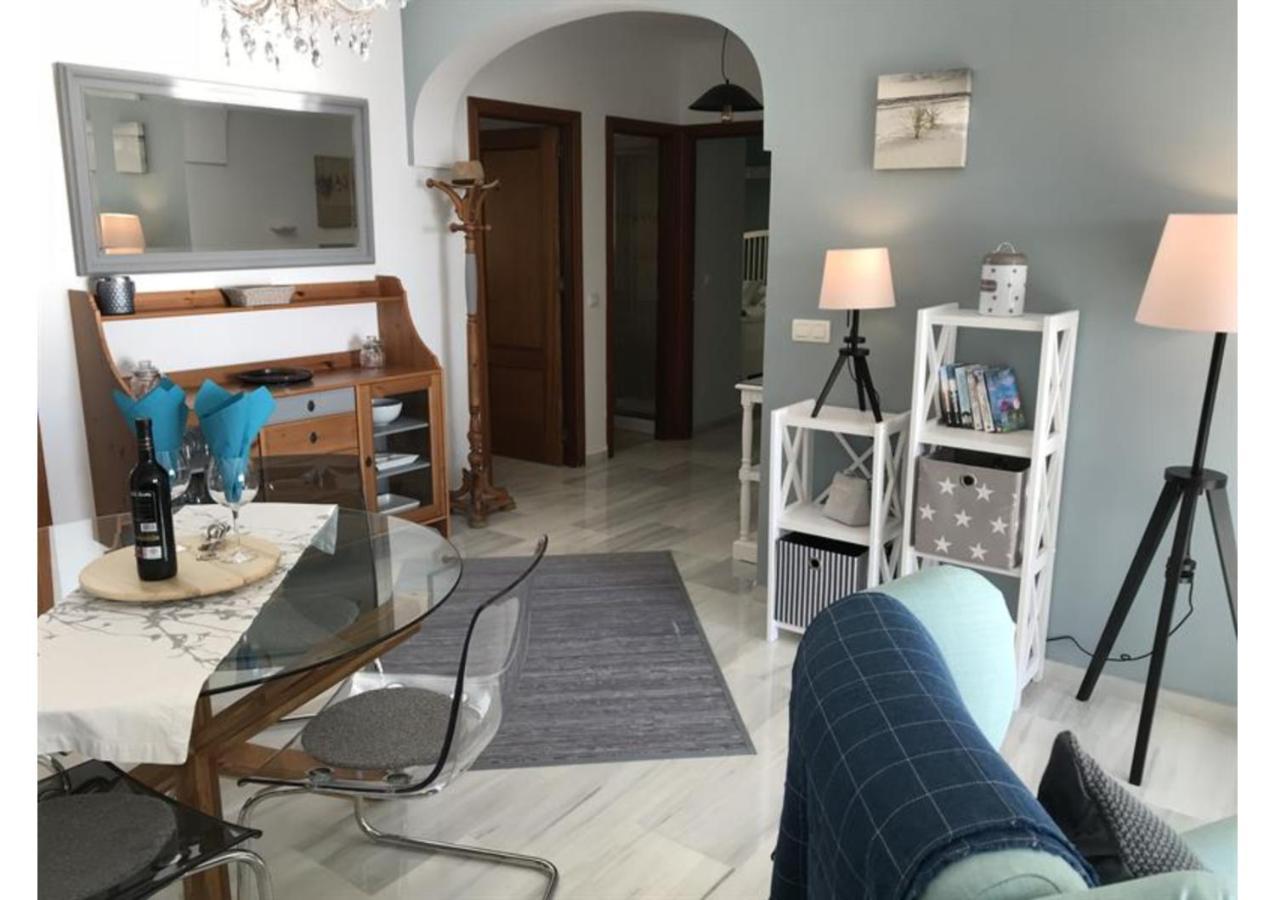 Sunny Apartment On Burriana Beach Nerja Esterno foto