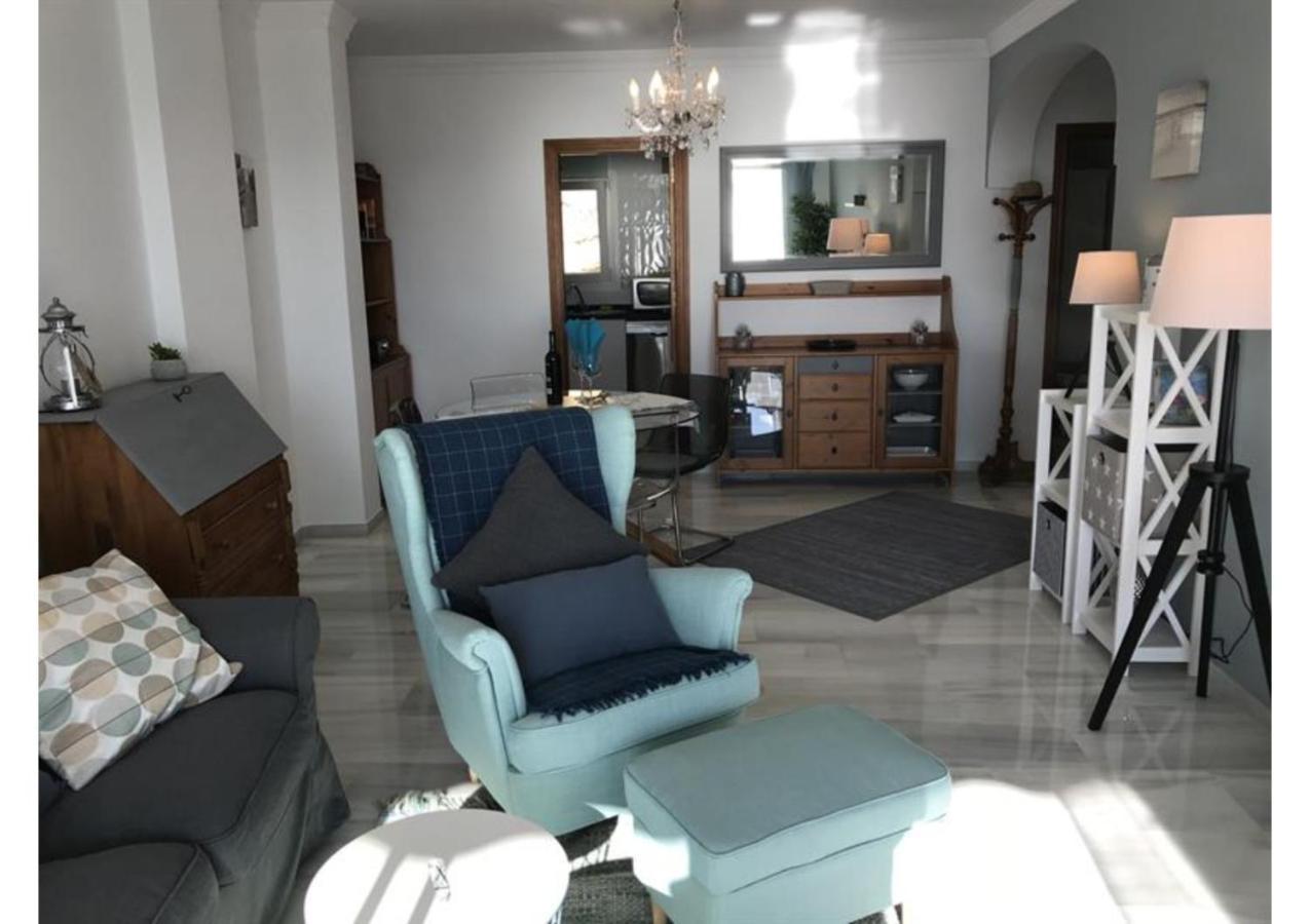 Sunny Apartment On Burriana Beach Nerja Esterno foto